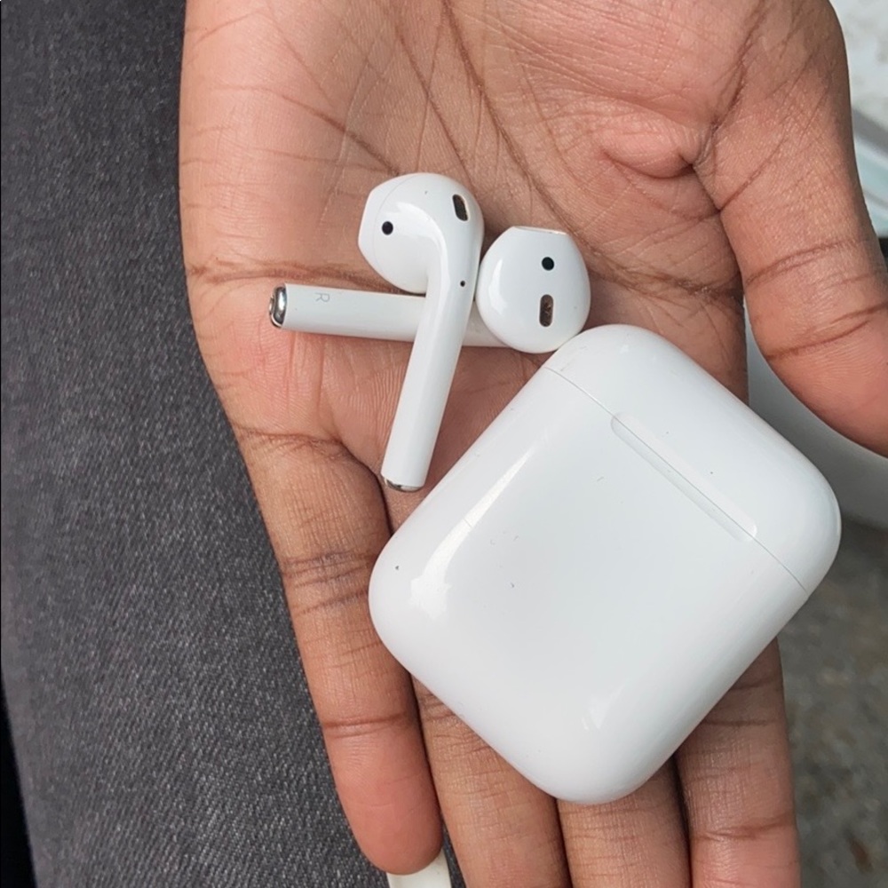 AirPods